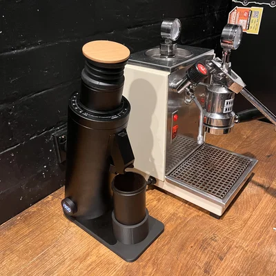 DF64V Integrated Dosing Cup Holder (Giá đỡ cốc định lượng tích hợp)