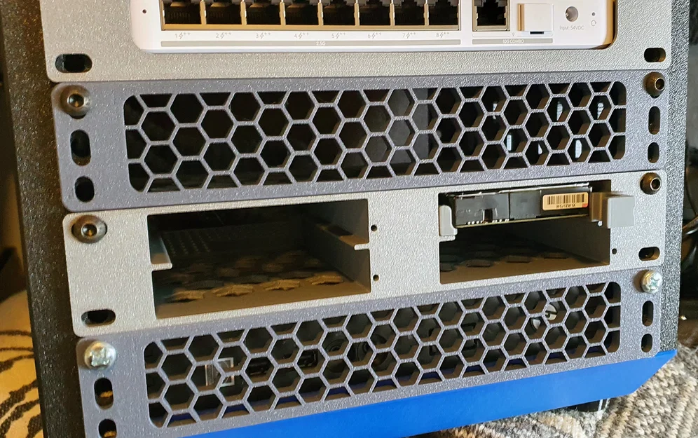 Module rack 10 inch 1U cho 4 ổ 2.5 inch HDD/SDD - Image 1