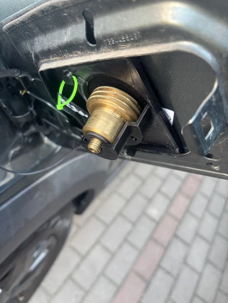 Dacia Sandero Stepway III – Ngàm giữ adapter LPG nam châm (TPU/ASA) - Image 3
