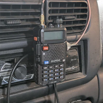 Baofeng CD Mount – Giá gắn UV-5R vào khe CD trên xe