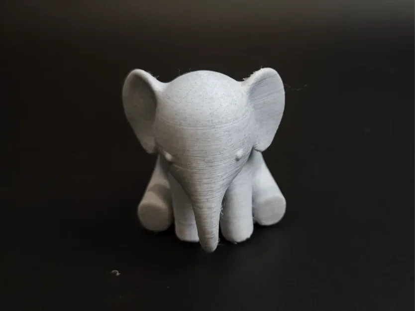 Chú Voi Chibi Khổng Lồ Dịu Dàng - Image 1