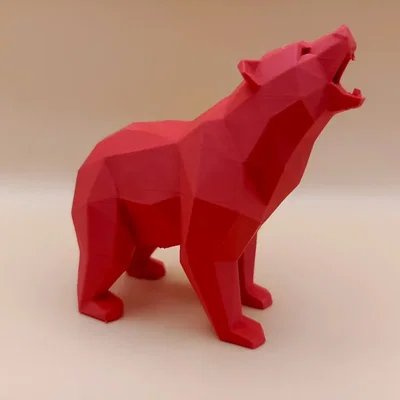 Tượng Gấu Gầm Low-Poly Hình Học (Geometric Roaring Bear Sculpture)