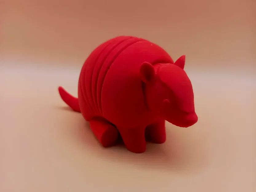Tượng Armadillo Chibi Mịn Màu – Smooth Chibi Armadillo Sculpture - Image 1