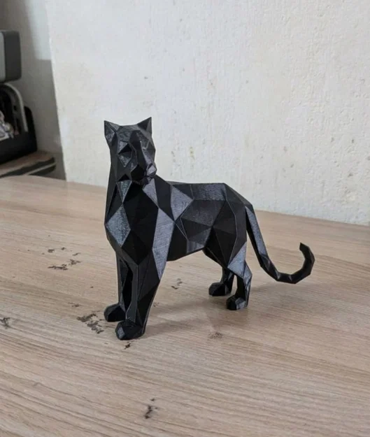 Mô hình Báo Đen Low Poly - Tác phẩm nghệ thuật trang trí 3D tinh tế - Image 1
