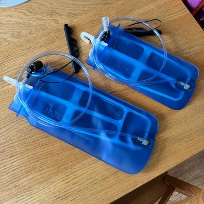 Giá phơi túi nước Hydration Bladder Dryer (Decathlon 1L/2L)