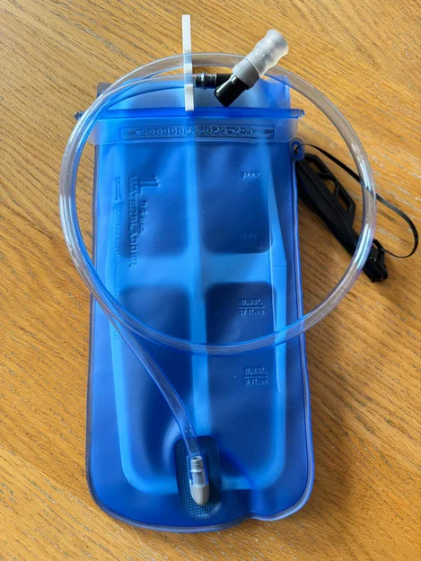Giá phơi túi nước Hydration Bladder Dryer (Decathlon 1L/2L) - Image 2