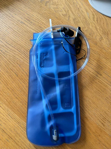 Giá phơi túi nước Hydration Bladder Dryer (Decathlon 1L/2L) - Image 3