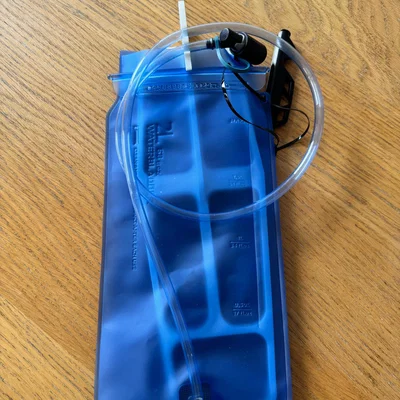 Giá phơi túi nước Hydration Bladder Dryer (Decathlon 1L/2L)