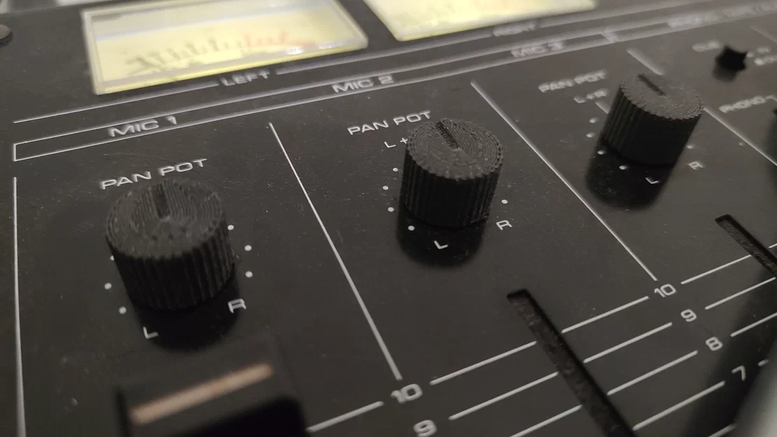 Núm thay thế cho bàn trộn Realistic Stereo Mixing Console (RadioShack) - Image 2