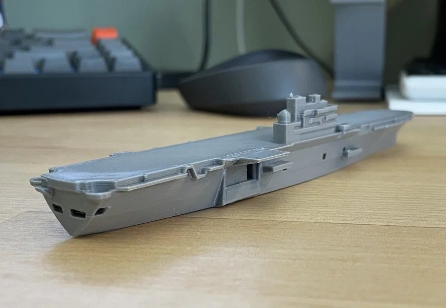 Mô hình USS Tripoli (LPH-10) – tàu đổ bộ tấn công lớp Iwo Jima - Image 1