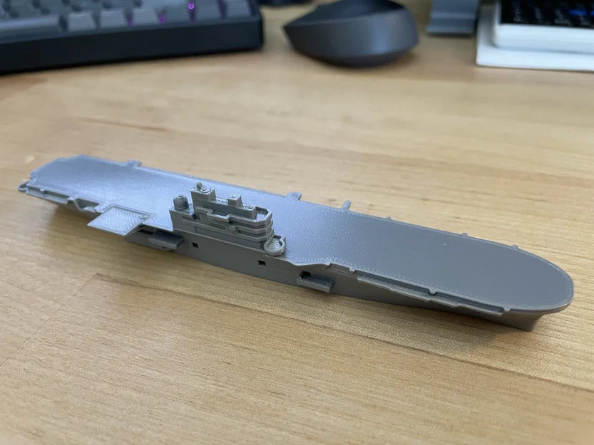 Mô hình USS Tripoli (LPH-10) – tàu đổ bộ tấn công lớp Iwo Jima - Image 2