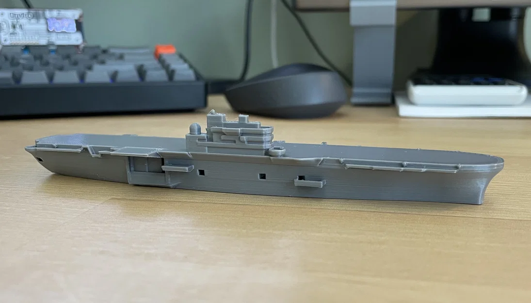 Mô hình USS Tripoli (LPH-10) – tàu đổ bộ tấn công lớp Iwo Jima - Image 3