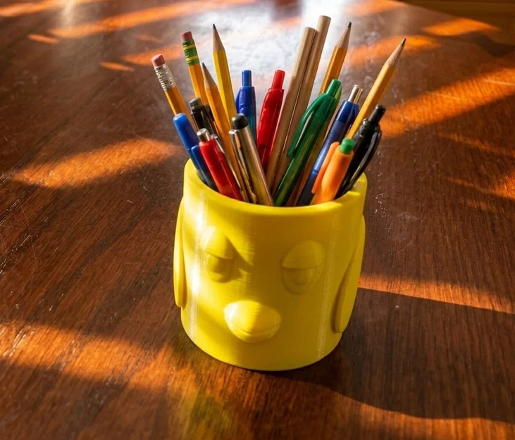 Khay Cắm Bút Gà Con Chill – Cute Chicken Desk Organizer - Image 1