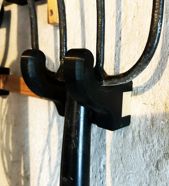 Gerätehaken - Móc treo thiết bị (Equipment hook) - Image 1