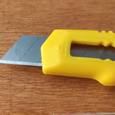 Công cụ hỗ trợ cắt lỗ Kat-pong 40mm cho đồ chơi mèo cưng
