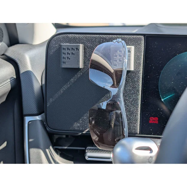 Giá treo kính nam châm đơn giản cho bảng từ Hyundai - Image 1