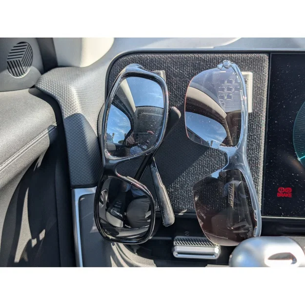 Giá treo kính nam châm đơn giản cho bảng từ Hyundai - Image 3