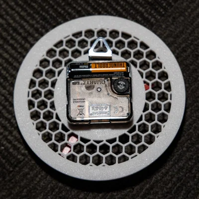 HexCore Clock – Đồng hồ treo tường tối giản, nhẹ
