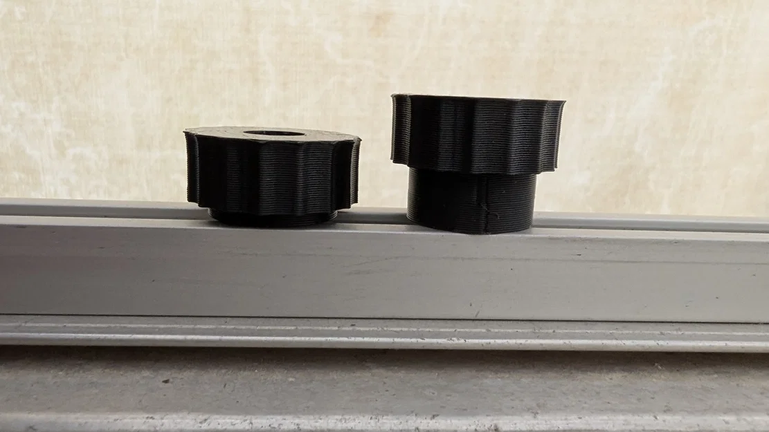 Đai ốc vặn tay 1/4” mỏng kiểu knurled có gắn captive - Image 1