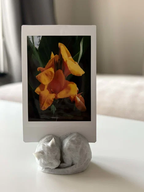 Giá đỡ ảnh hình chú mèo ngủ low poly siêu đáng yêu - Image 1