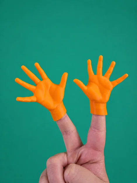 Tiny Hands High Five – Bàn Tay Mini Đeo Ngón Tay - Image 1