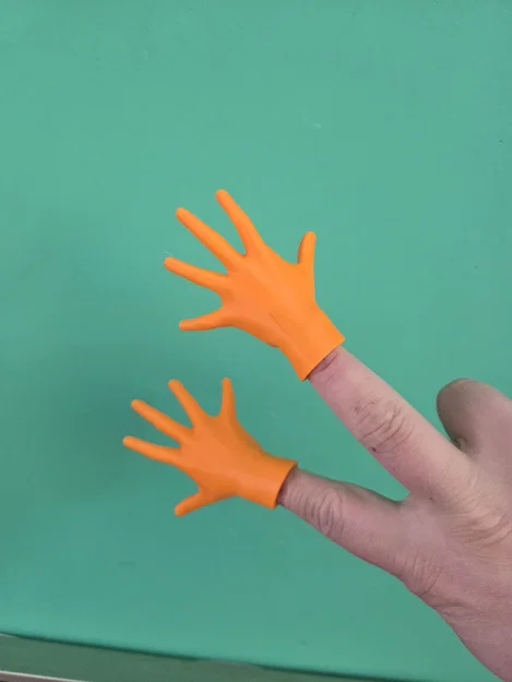 Tiny Hands High Five – Bàn Tay Mini Đeo Ngón Tay - Image 2