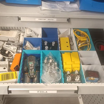 Hộp/khay chứa đồ cho ngăn kéo tủ thép xưởng (storage bins có vách ngăn)