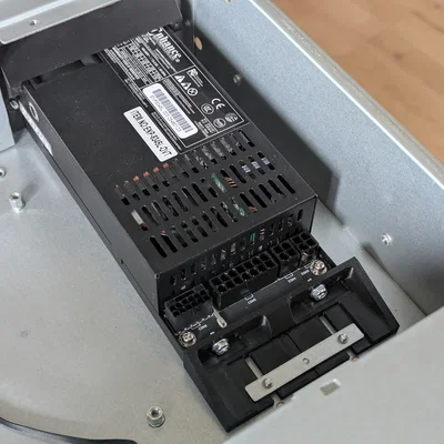 Nâng cấp Inter-Tech IPC 2U-20240 với ngàm nguồn và ray chống rung 3D