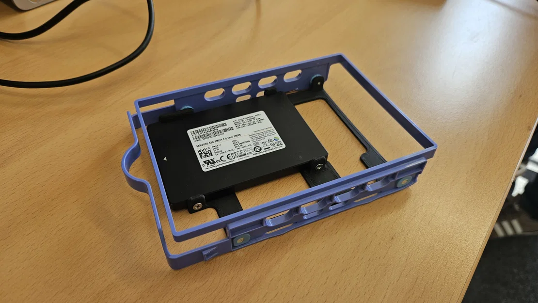 Adapter gắn ổ 2.5" HDD/SSD vào khay 3.5" HDD - Image 1