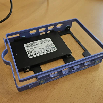 Adapter gắn ổ 2.5" HDD/SSD vào khay 3.5" HDD
