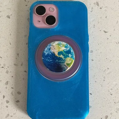 Ốp lưng iPhone 15 in 3D hỗ trợ MagSafe và PopSocket siêu tiện lợi
