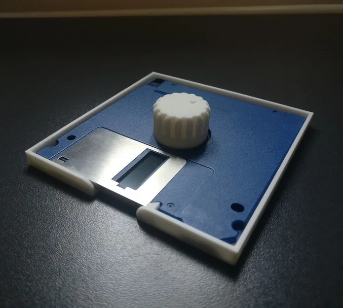 Dụng cụ vệ sinh đĩa mềm 3.5 inch (3.5inch Floppy Disk Cleaning Tool) - Image 1