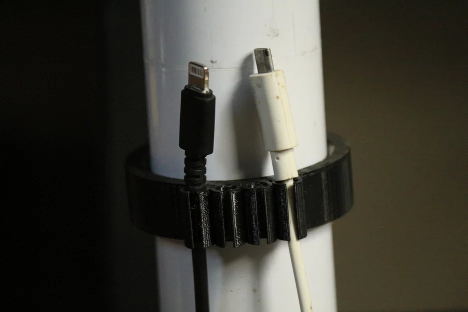 Parametric TPU Cable Snapper: Kẹp giữ dây TPU parametric cho bàn làm việc - Image 1