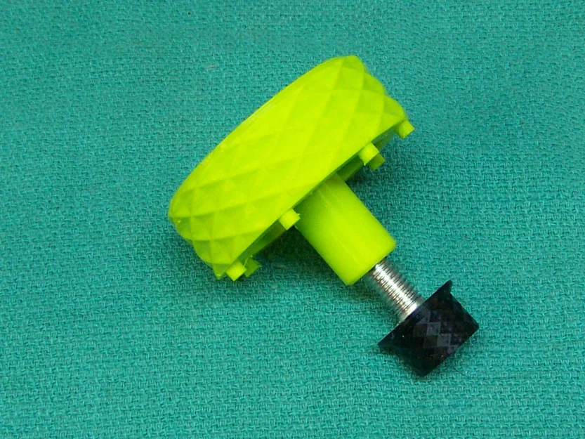 Tay giữ cuộn quấn dây Ryobi String Trimmer (Spool Rewind Holder) - Image 3