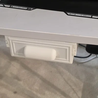 LatchDrawer Mini – Ngăn kéo lưu trữ gọn dưới bàn có chốt gài