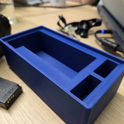 Hộp Gridfinity cho EOS R10 (EOS R10 Gridfinity container)