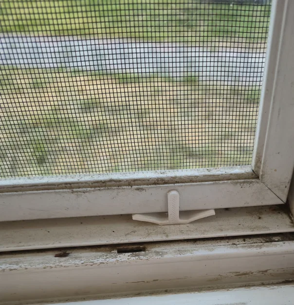 Kẹp giữ lưới cửa sổ (Window Screen Retainer Clip) - Image 1