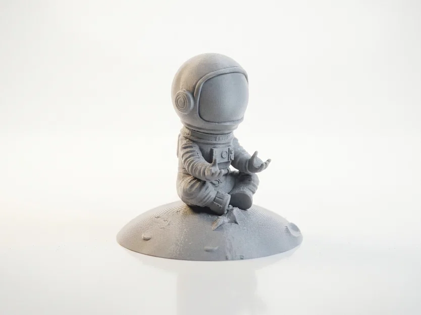 Tượng Baby Astronaut Dễ Thương Ngồi Thiền - Mẫu 3D In Được - Image 3