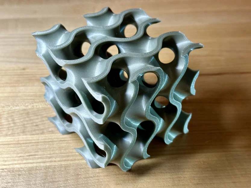 Mô hình trang trí Gyroid in 3D độc đáo - Image 1