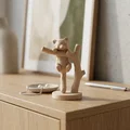 Mô hình gấu trúc đỏ (Red Panda) bám trên cành cây trang trí bàn - Thumbnail 1
