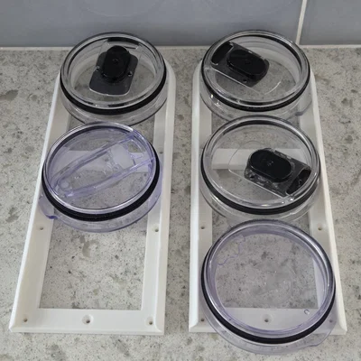 Giá treo nắp ly Yeti gắn dưới tủ bếp - Giải pháp sắp xếp thông minh