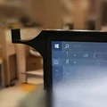 Giá treo tai nghe gắn màn hình MSI G24C6P E2 3D cực gọn - Thumbnail 1