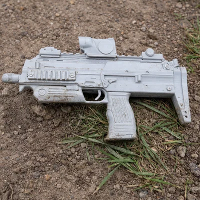 Mô hình súng tiểu liên MP7