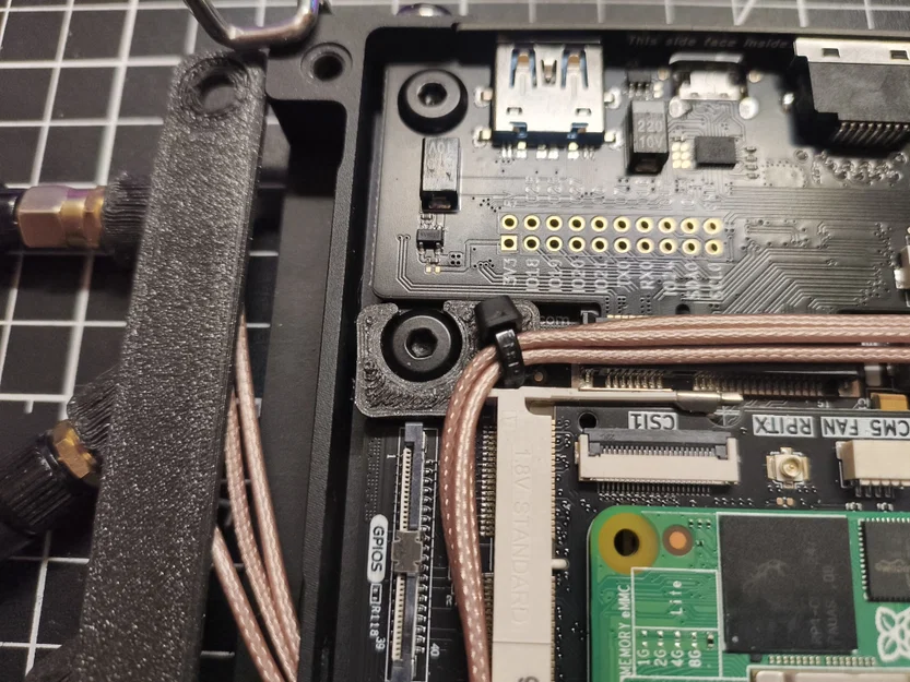Giá đỡ bên trong XIAO ESP32 cho uConsole - Image 3