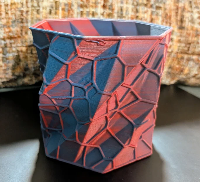 Khay cắm bút Low-Poly Voronoi - Thiết kế 3D hiện đại cho bàn làm việc - Image 1