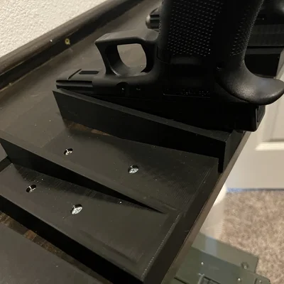 Giá đỡ súng ngắn Pistol Wedge in 3D gọn gàng, chắc chắn