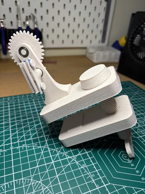 Dụng cụ quấn suốt chỉ Magic Bobbin Winder - Image 1
