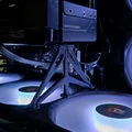 Giá đỡ GPU thiết kế tối giản cho vỏ máy tính dạng bể cá - Thumbnail 1