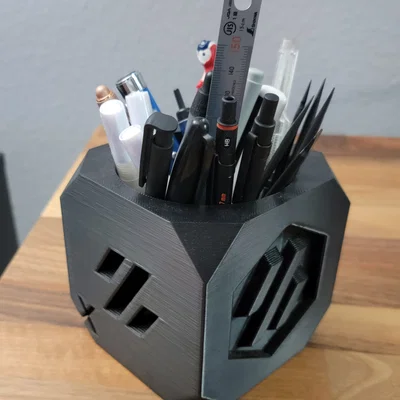 Khay cắm bút Voron Design Cube - Phụ kiện decor độc đáo cho bàn làm việc