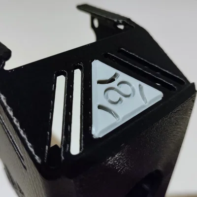 Miếng ốp khe thông gió biểu tượng vô cực cho nắp đầu in SE3D Elegoo Centauri Carbon 1 v2.0